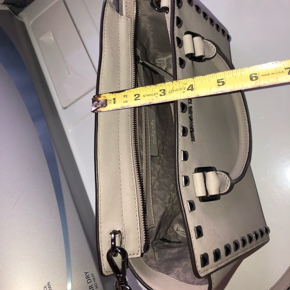 Michael Kors purse - Picture 4 of 7